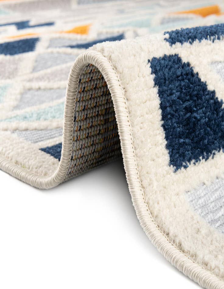 Detail image of  7' 10 x 7' 10  Washable Aruba Indoor / Outdoor Square Rug