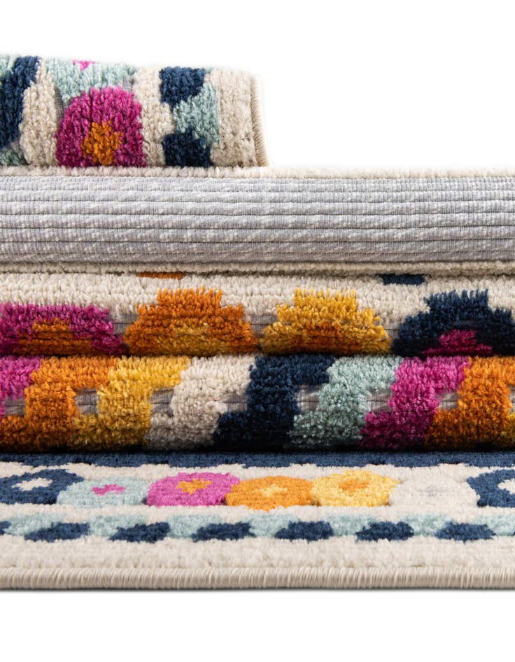 Detail image of  7' 10 x 7' 10  Washable Aruba Indoor / Outdoor Square Rug