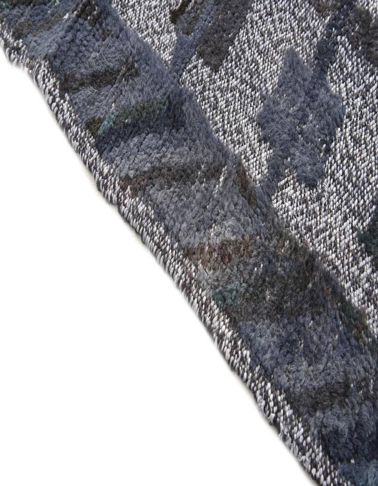 Detail image of  5' 1 x 6' 7  Hand Knotted Darya Wool Square Rug