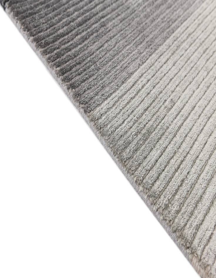 Detail image of  4' 11 x 5' 1  Hand Knotted Darya Wool Square Rug