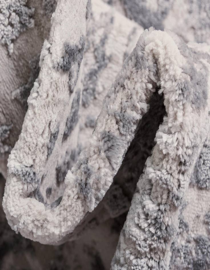 Detail image of  5' 3 x 5' 3 Derbyshire Square Rug