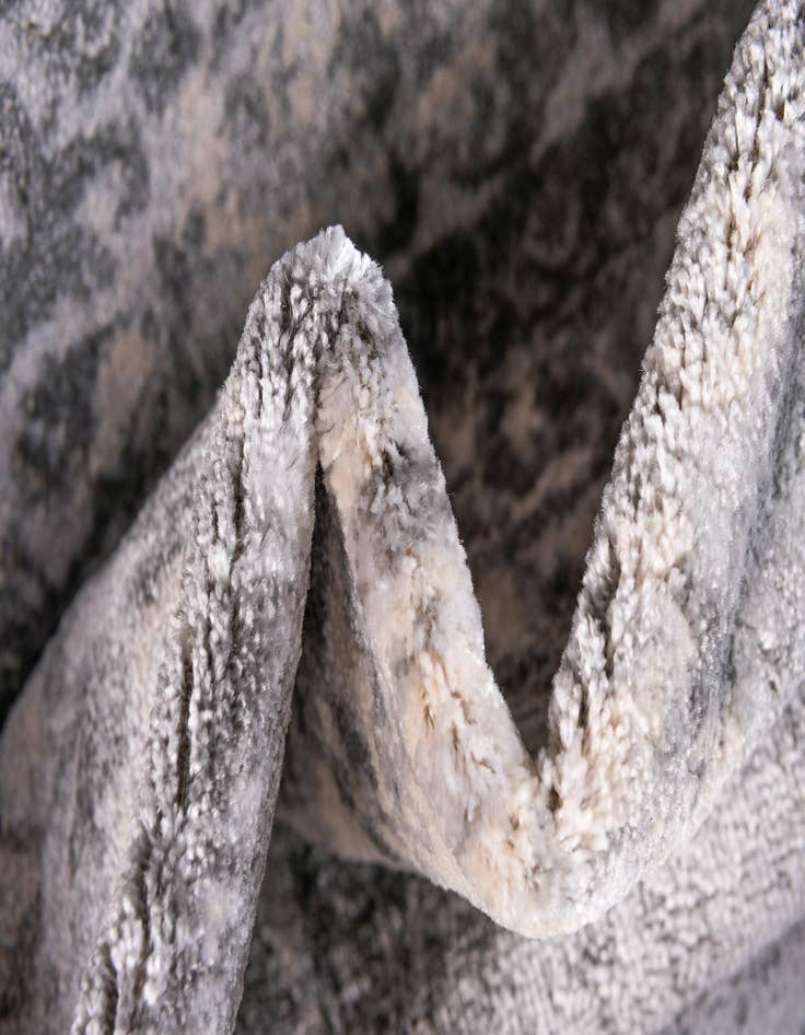 Detail image of  7' 10 x 7' 10 Estate Square Rug