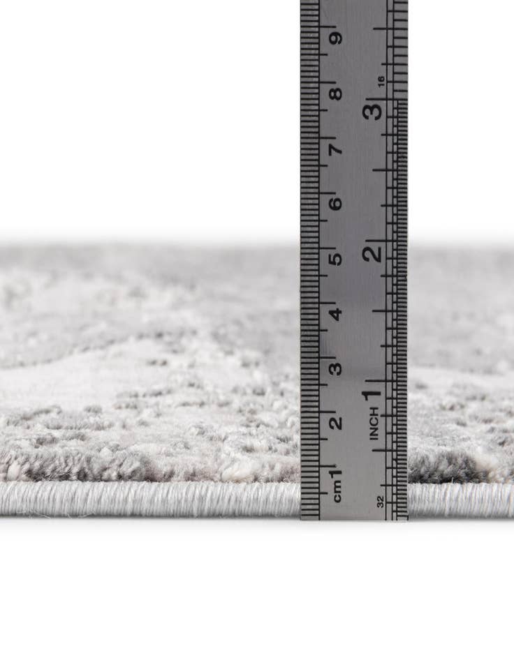 Detail image of  7' 10 x 7' 10 Finsbury Square Rug