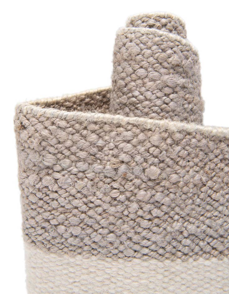 Detail image of  7' 10 x 7' 10  Hand Woven Jill Zarin Hamptons Square Rug