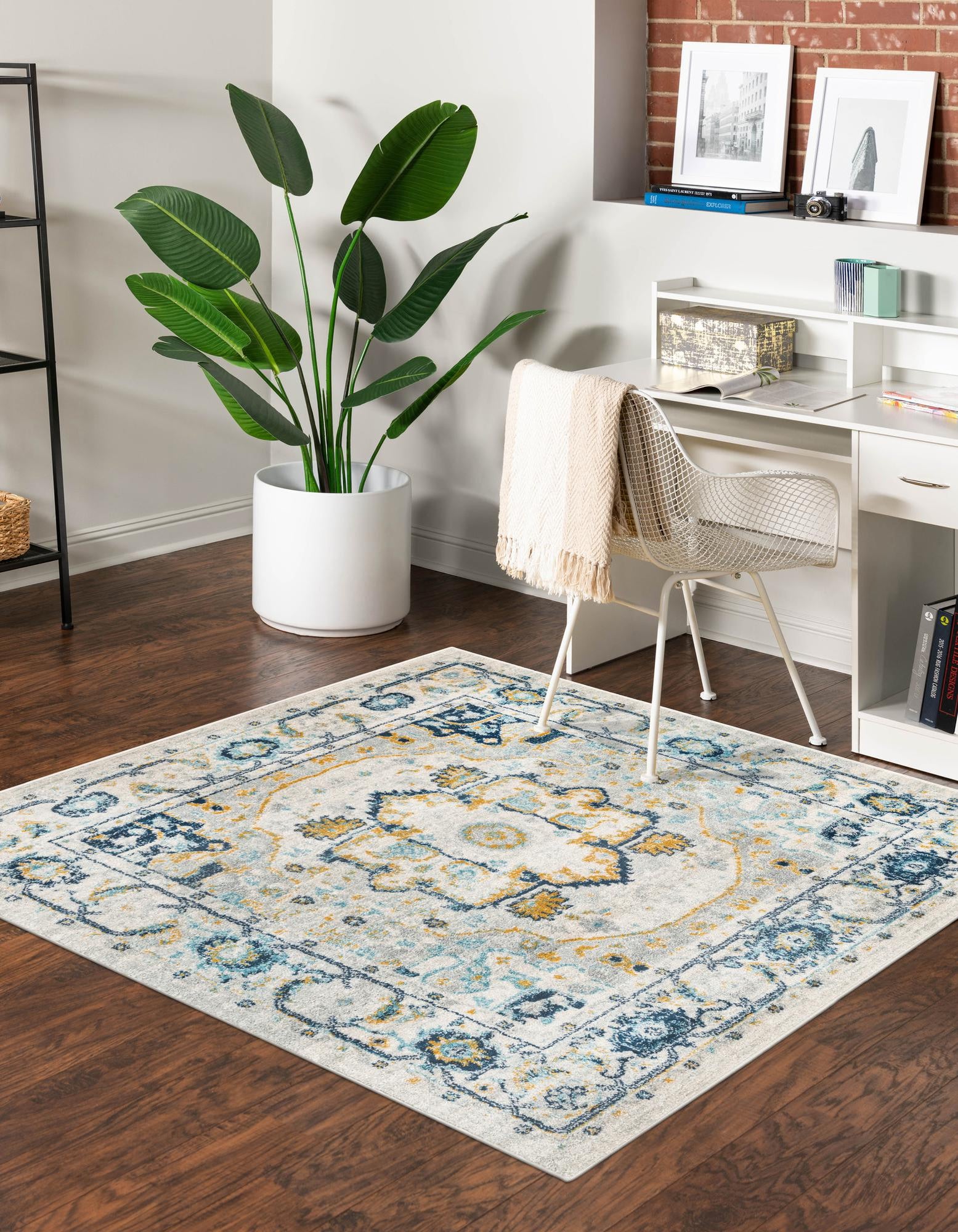 Gray 7' 10 x 7' 10 Madeline Vintage Square Rug