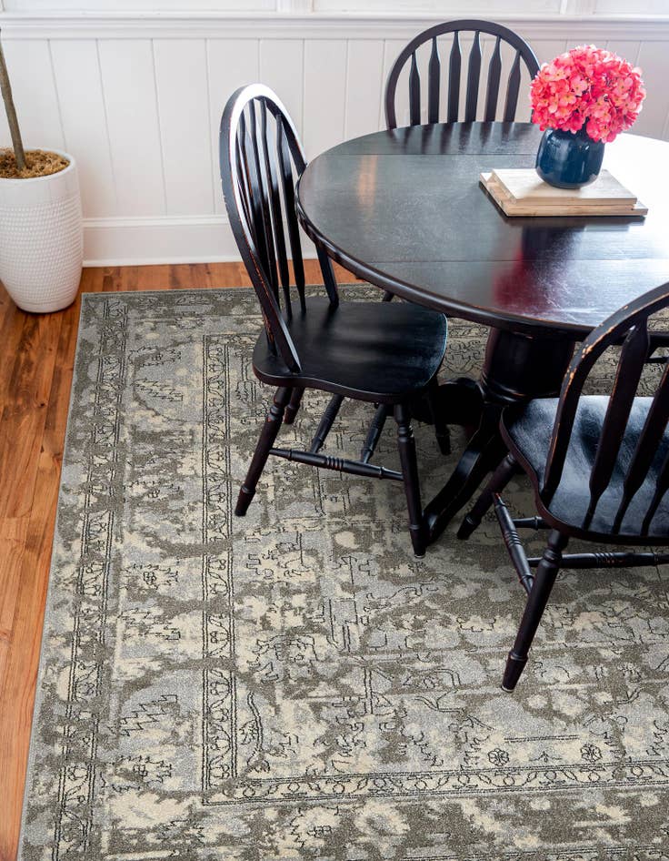 Detail image of  7' 10 x 7' 10 Miranda Square Rug