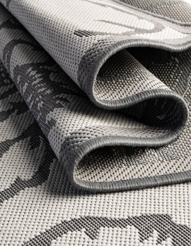 Detail image of  6' x 6'  Washable Botanical Indoor / Outdoor Square Rug