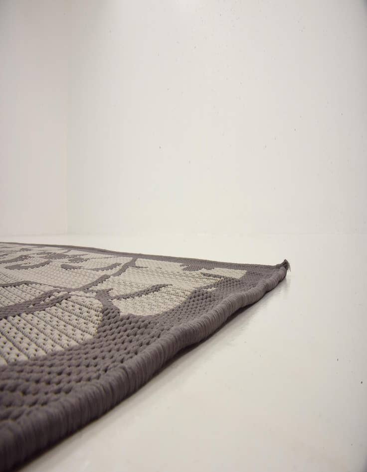 Detail image of  6' x 6'  Washable Botanical Indoor / Outdoor Square Rug