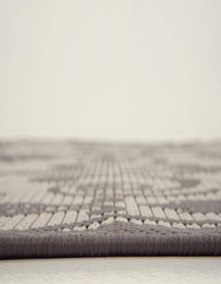 Detail image of  6' x 6'  Washable Botanical Indoor / Outdoor Square Rug