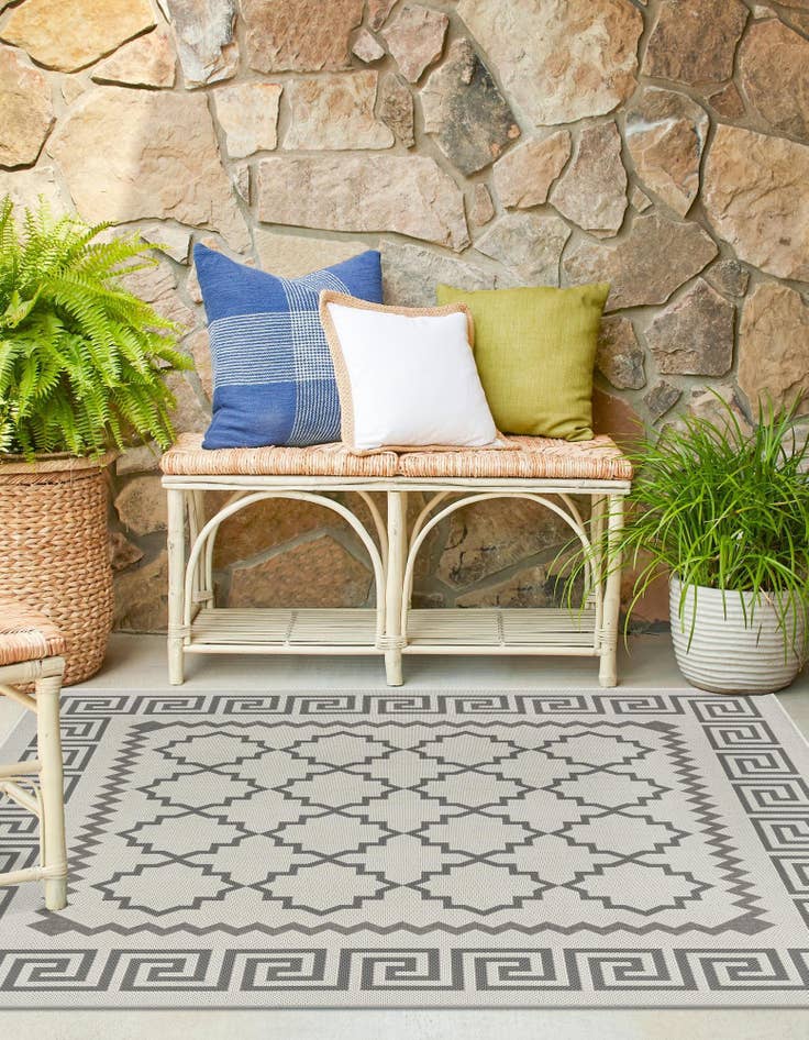 Detail image of  6' x 6'  Washable Lattice Indoor / Outdoor Square Rug