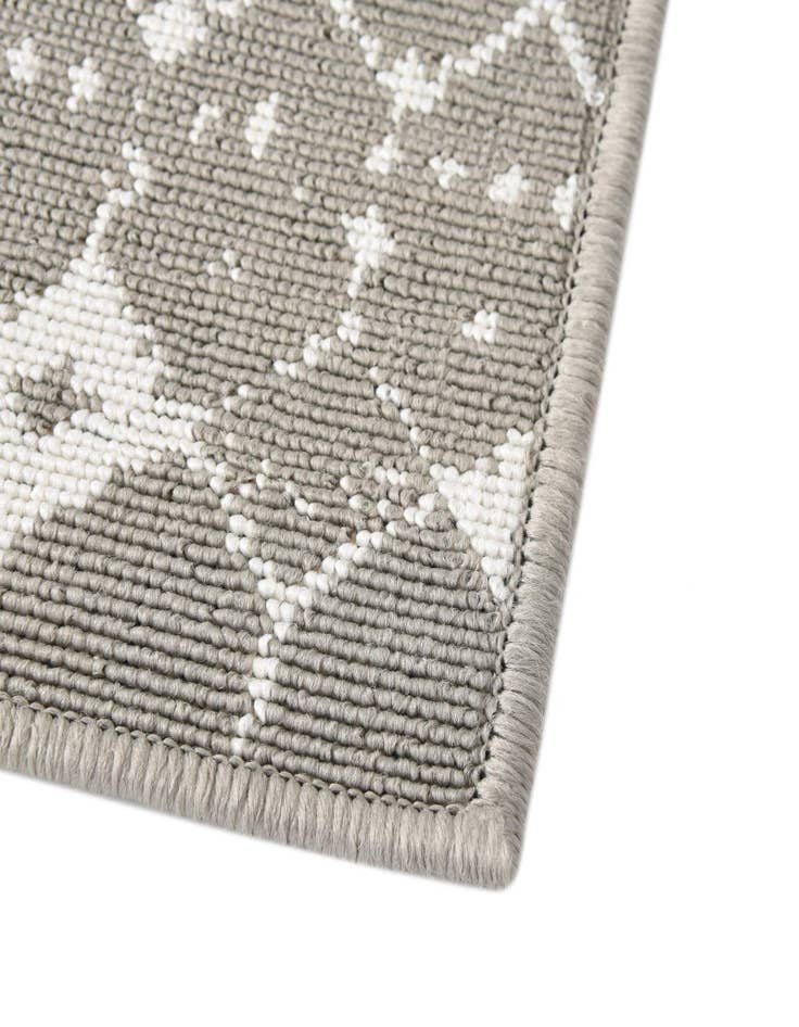 Detail image of  7' 10 x 7' 10  Washable Lattice Indoor / Outdoor Square Rug