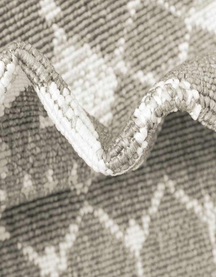 Detail image of  7' 10 x 7' 10  Washable Lattice Indoor / Outdoor Square Rug