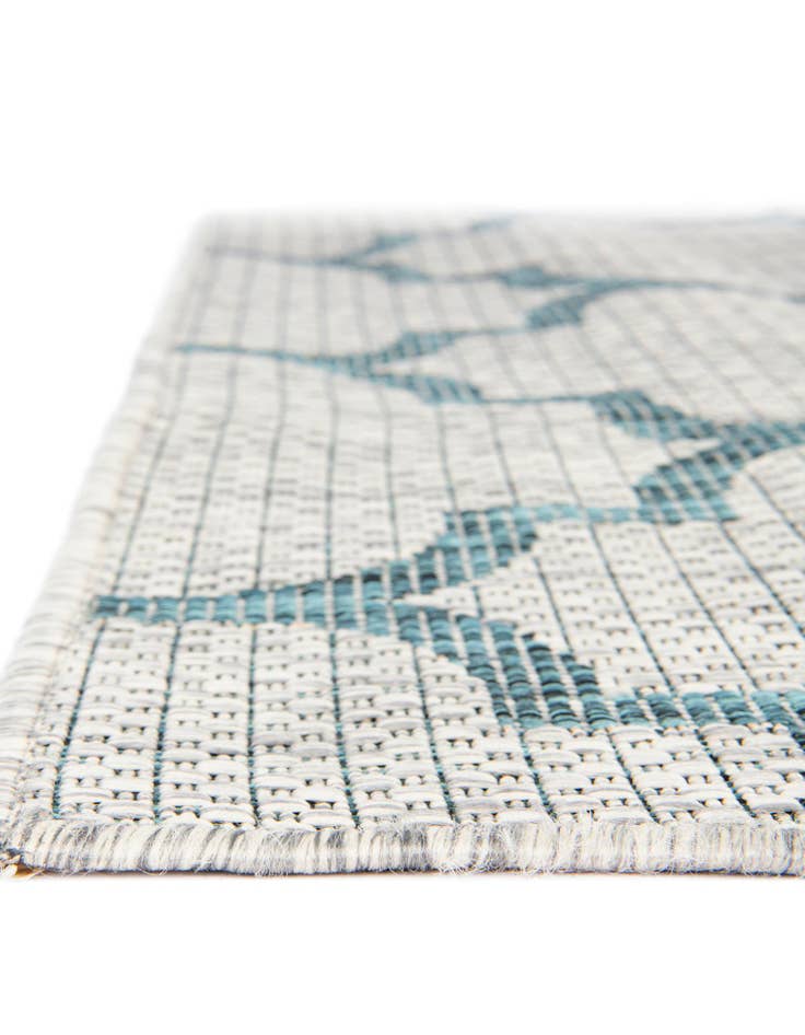 Detail image of  13' x 13'  Washable Lattice Indoor / Outdoor Square Rug