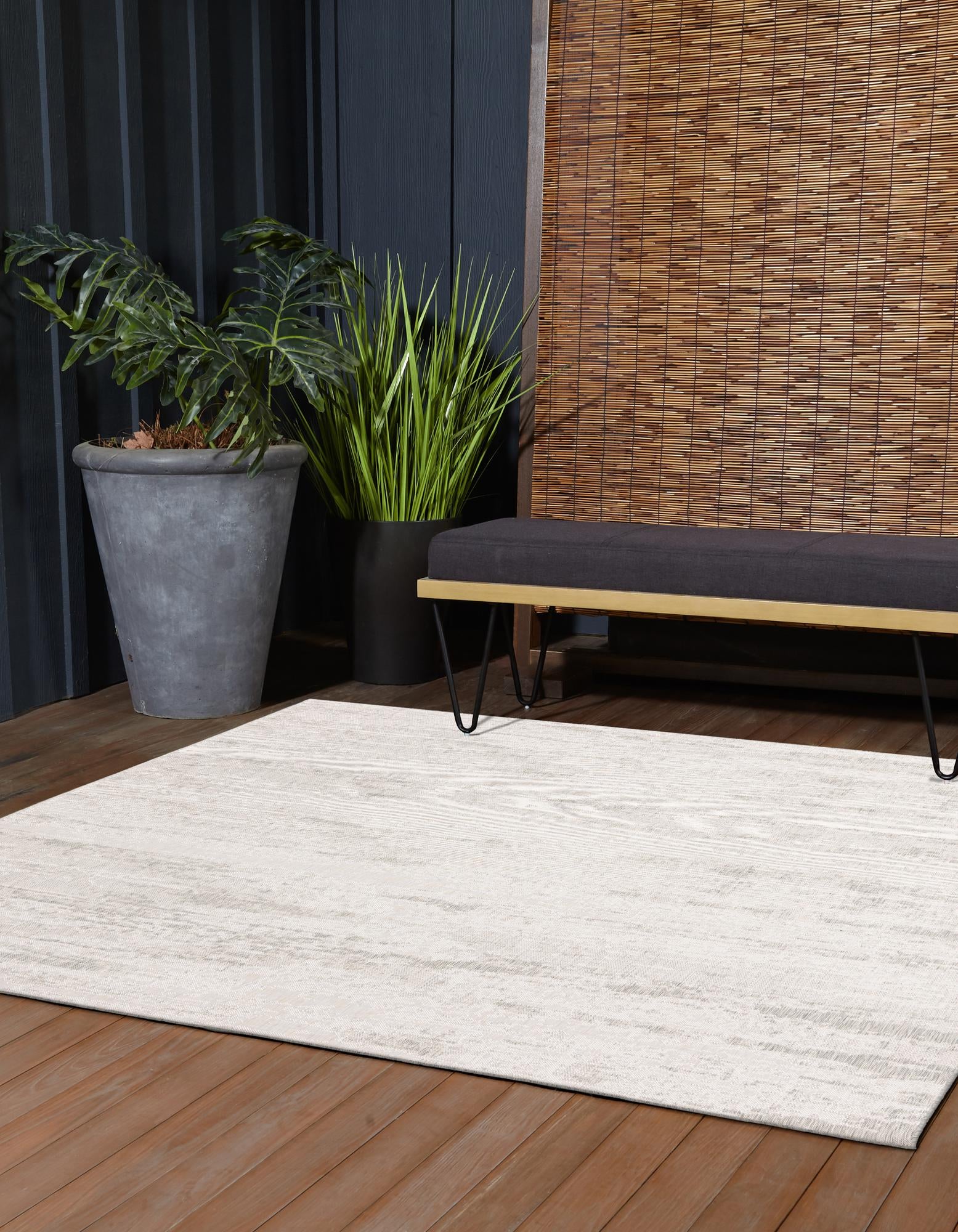 Gray 7' 10 x 7' 10 Modern Indoor / Outdoor Square Rug | Rugs.com