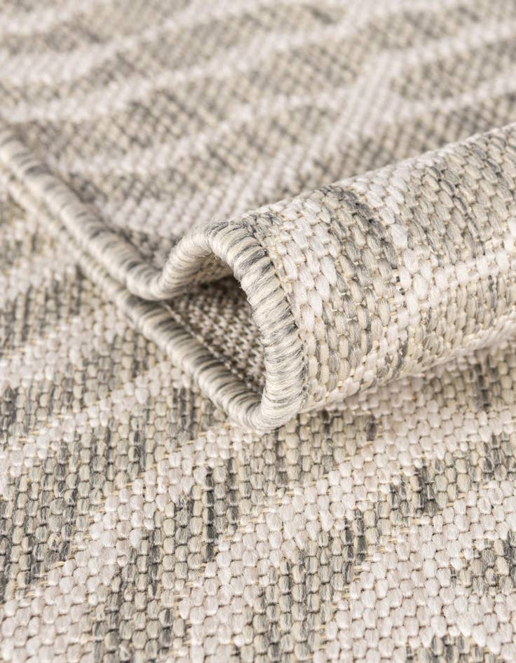 Detail image of  7' 10 x 7' 10  Washable Modern Indoor / Outdoor Square Rug