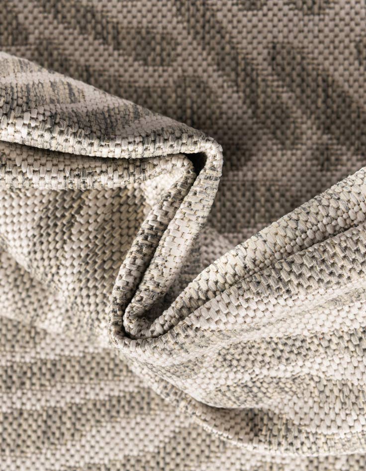 Detail image of  7' 10 x 7' 10  Washable Modern Indoor / Outdoor Square Rug