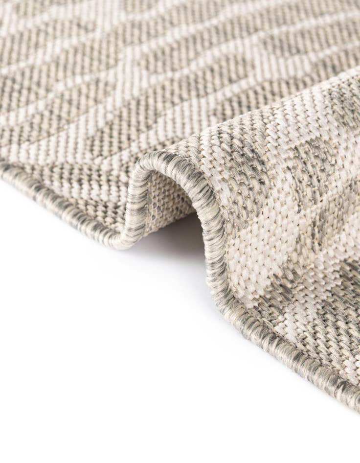 Detail image of  7' 10 x 7' 10  Washable Modern Indoor / Outdoor Square Rug