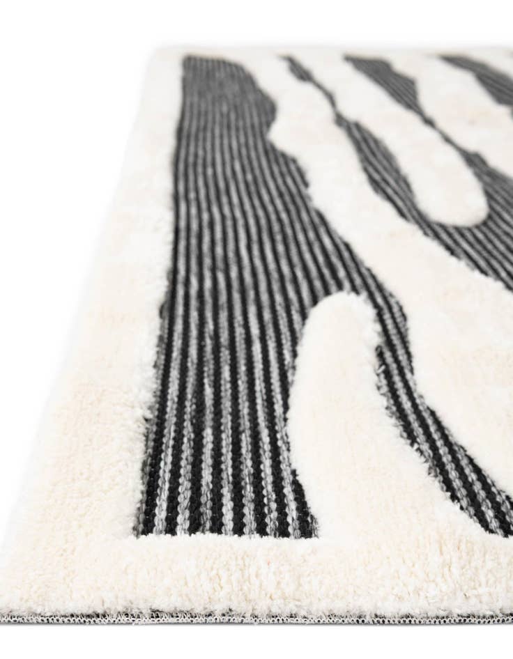 Detail image of  7' 10 x 7' 10 Prismatic Square Rug