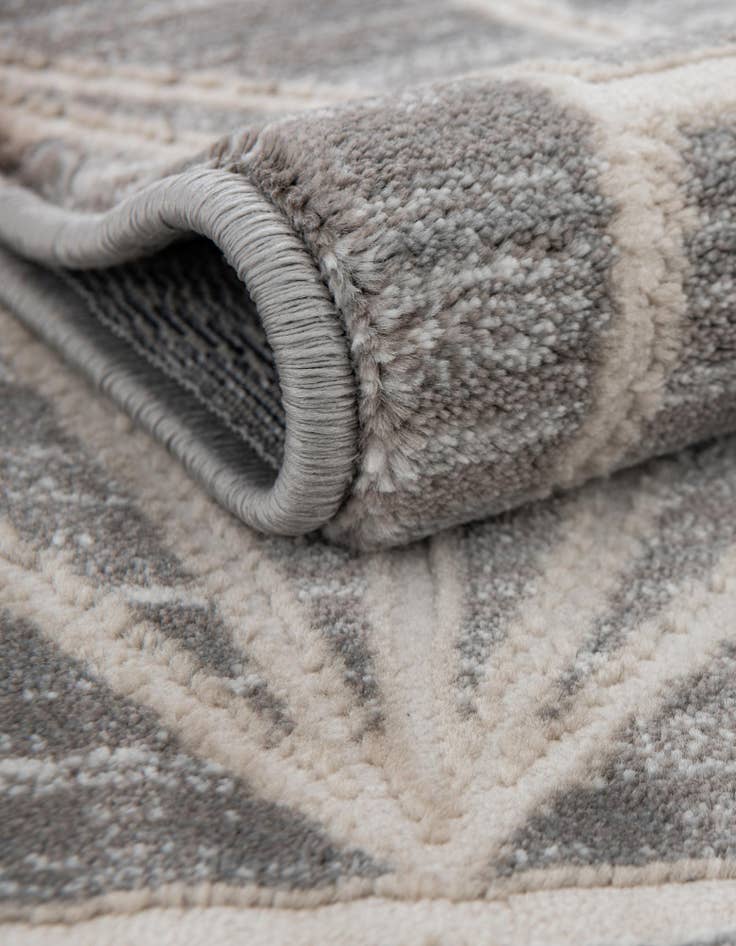 Detail image of Jill Zarin 7' 10 x 7' 10 Uptown Fifth Avenue Square Rug