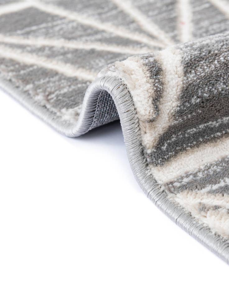 Detail image of Jill Zarin 7' 10 x 7' 10 Uptown Fifth Avenue Square Rug