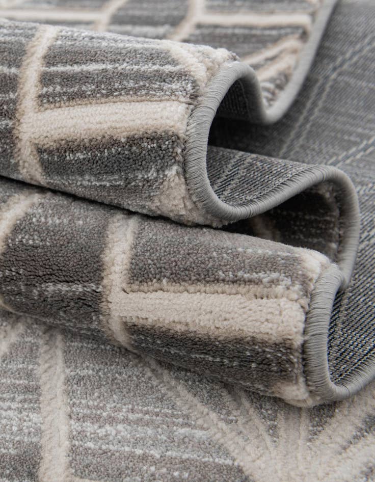 Detail image of Jill Zarin 7' 10 x 7' 10 Uptown Fifth Avenue Square Rug