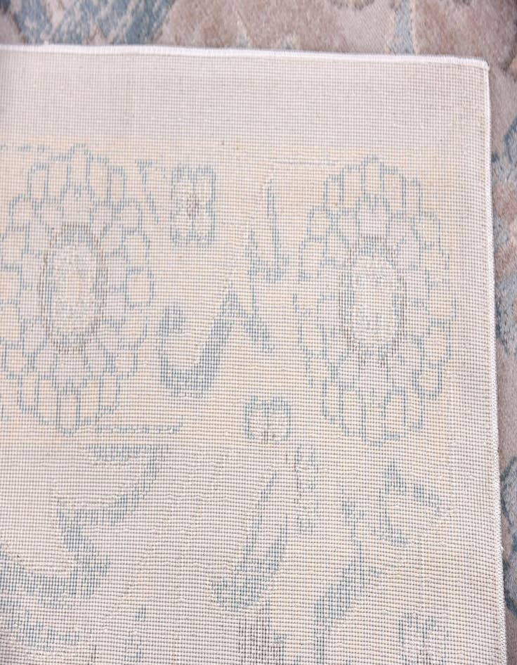 Detail image of  8' x 8' Victoria Square Rug