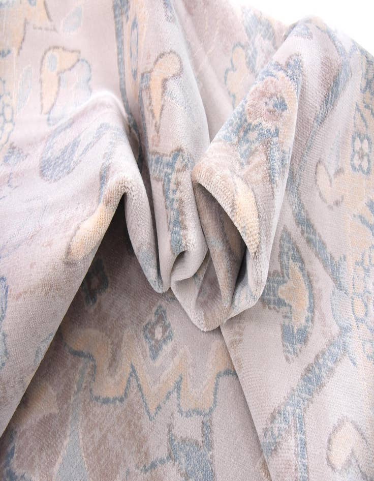 Detail image of  8' x 8' Victoria Square Rug