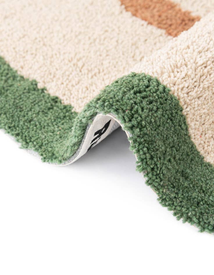 Detail image of  2' x 3' 1 Handtufted Wool Freeform Rug