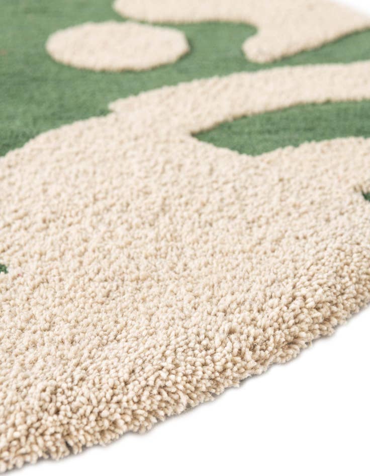 Detail image of  4' 1 x 4' 1 Handtufted Wool Round Rug