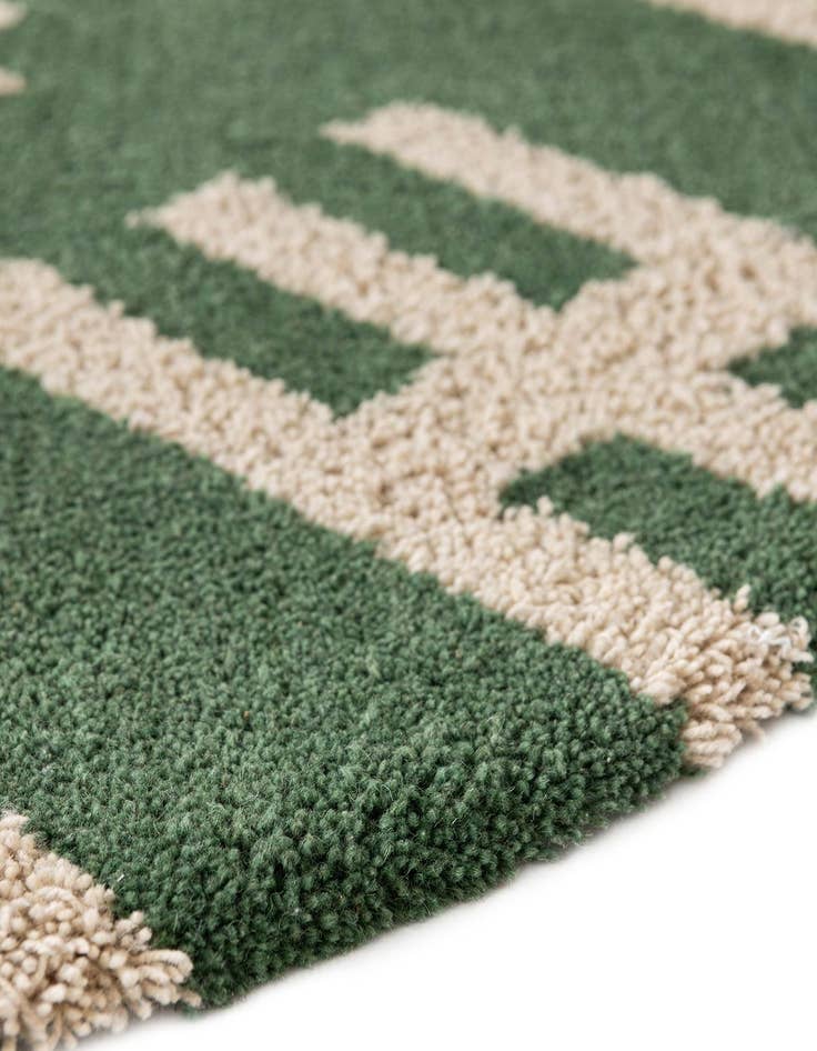 Detail image of  3' 3 x 3' 3 Handtufted Wool Round Rug