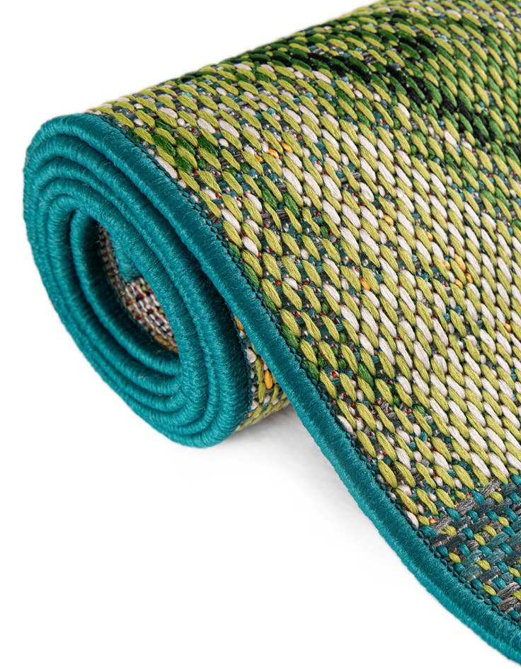 Detail image of  3' x 3'  Washable Botanical Indoor / Outdoor Round Rug