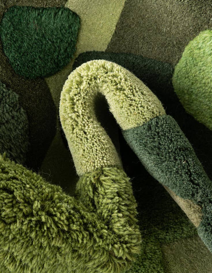 Detail image of  4' 1 x 6' 1 Moss Garden Freeform Rug