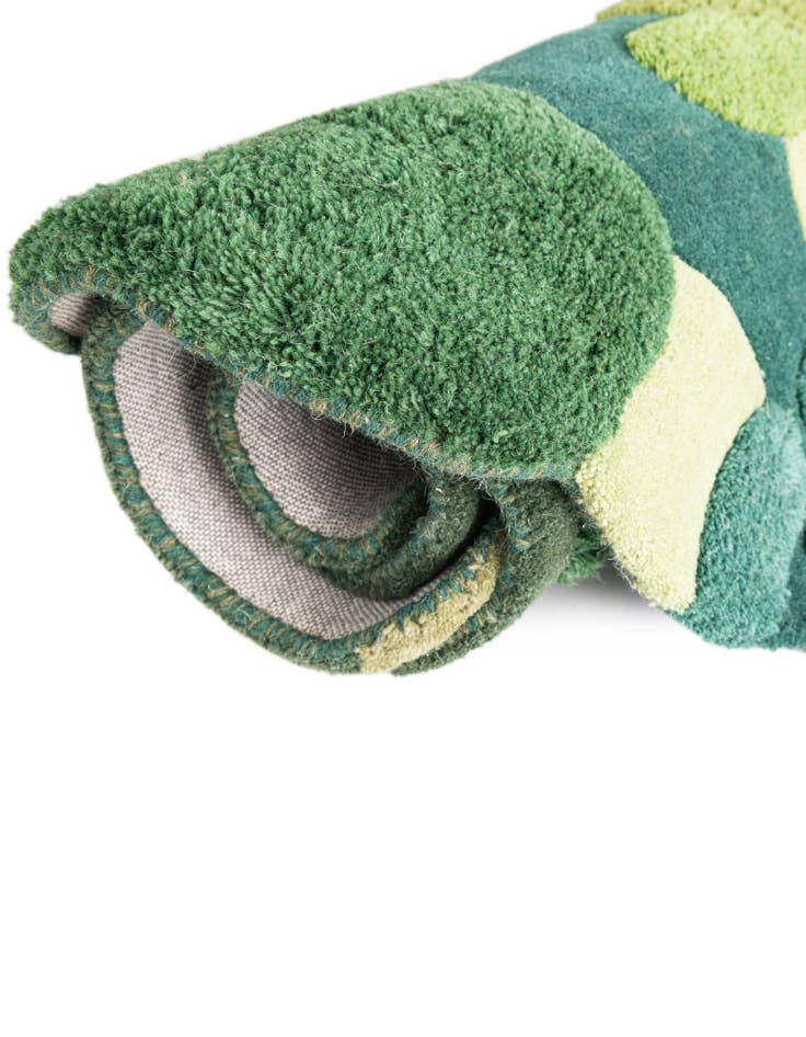 Detail image of  4' 1 x 6' 1 Moss Garden Freeform Rug