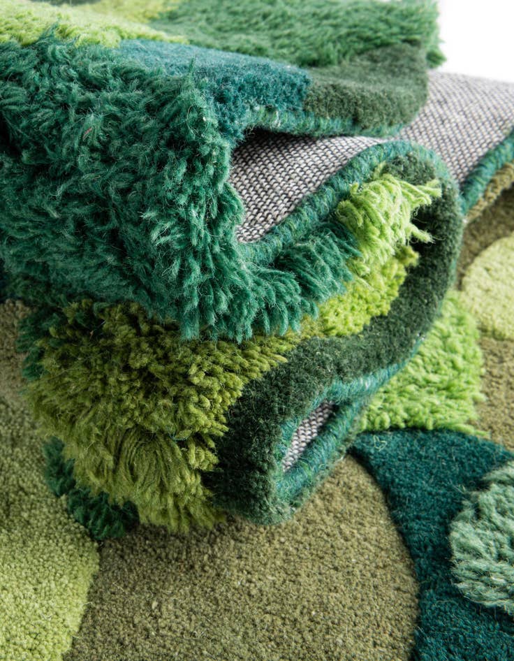 Detail image of  2' x 6' 1 Moss Garden Freeform Rug