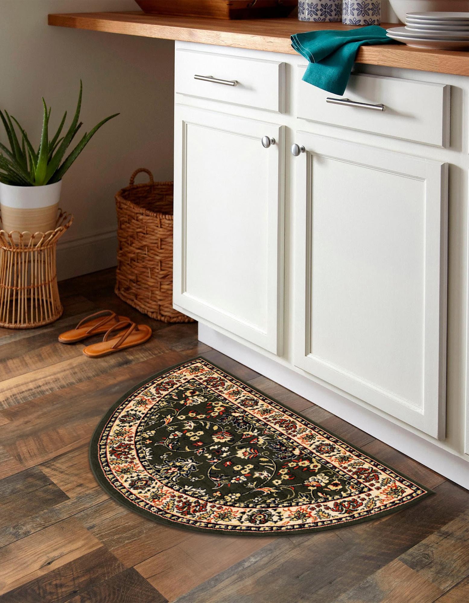 Green 2' 2 x 3' 7 Yasmin Hearth Rug | Rugs.com