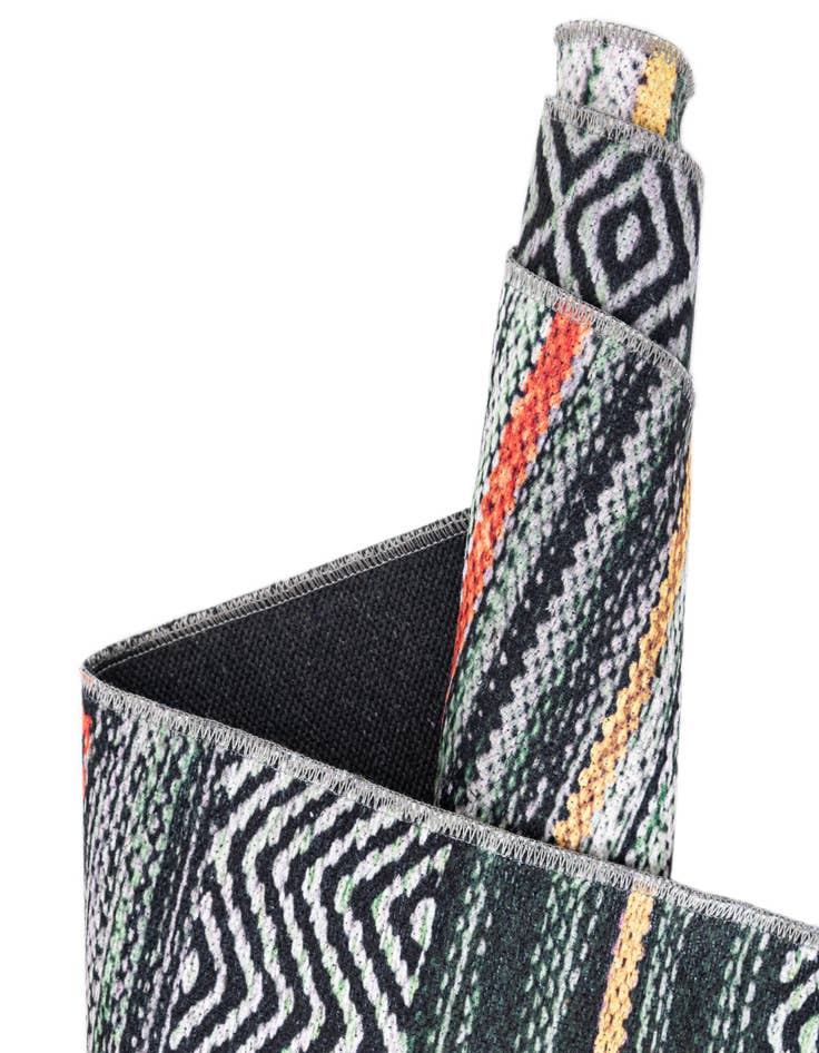 Detail image of  7' 10 x 7' 10  Washable Yara Octagon Rug