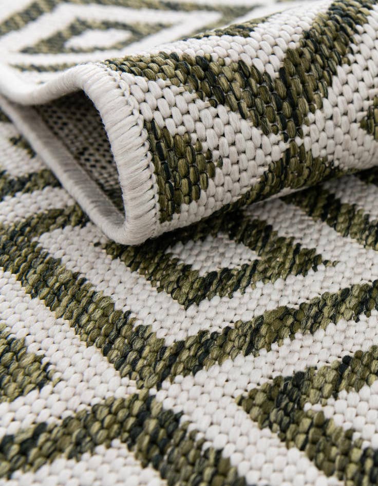 Detail image of  7' 10 x 10'  Washable Jill Zarin Costa Rica Indoor / Outdoor Oval Rug