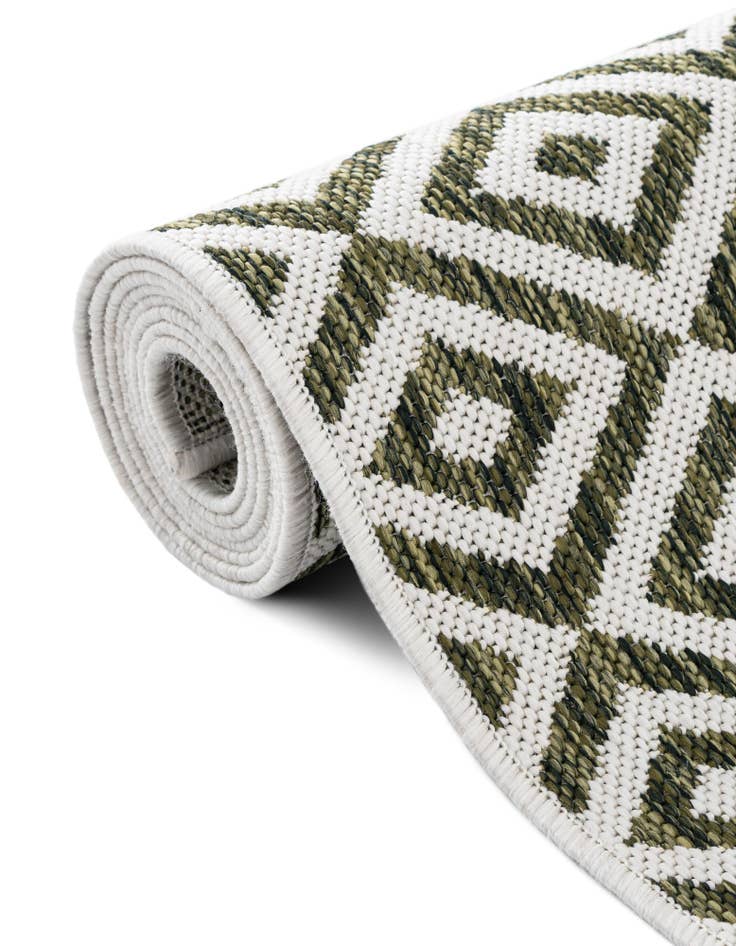 Detail image of  7' 10 x 10'  Washable Jill Zarin Costa Rica Indoor / Outdoor Oval Rug