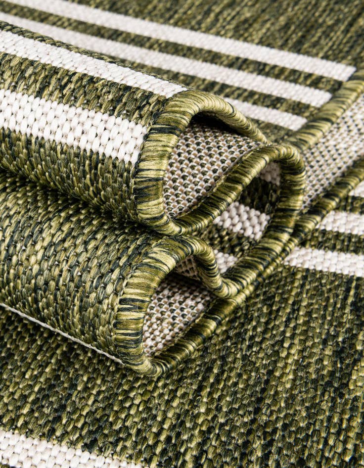 Detail image of  7' 10 x 10'  Washable Jill Zarin Anguilla Indoor / Outdoor Oval Rug