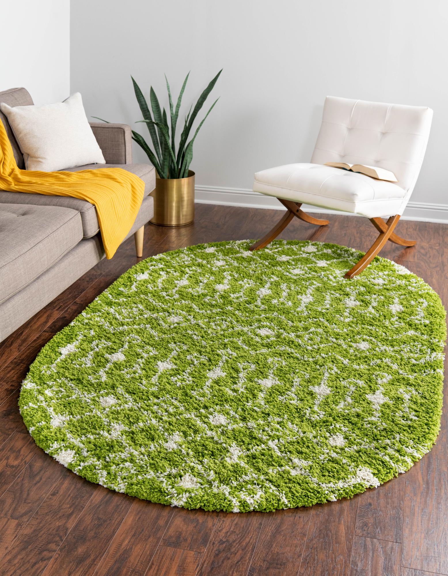  7' 10 x 10' Moroccan Trellis Shag Oval Rug