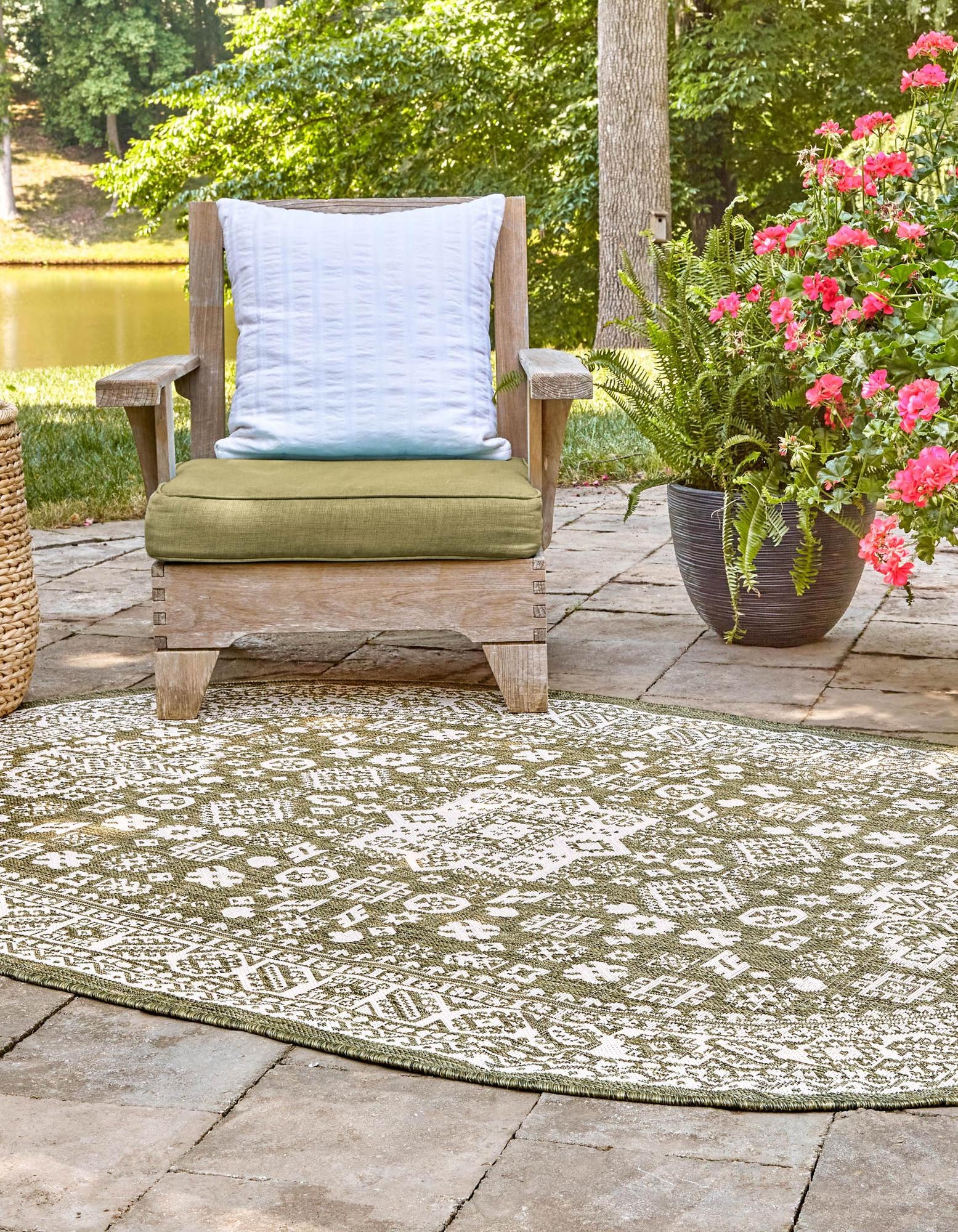 Green 3' 3 x 5' 3 Aztec Indoor / Outdoor Oval Rug