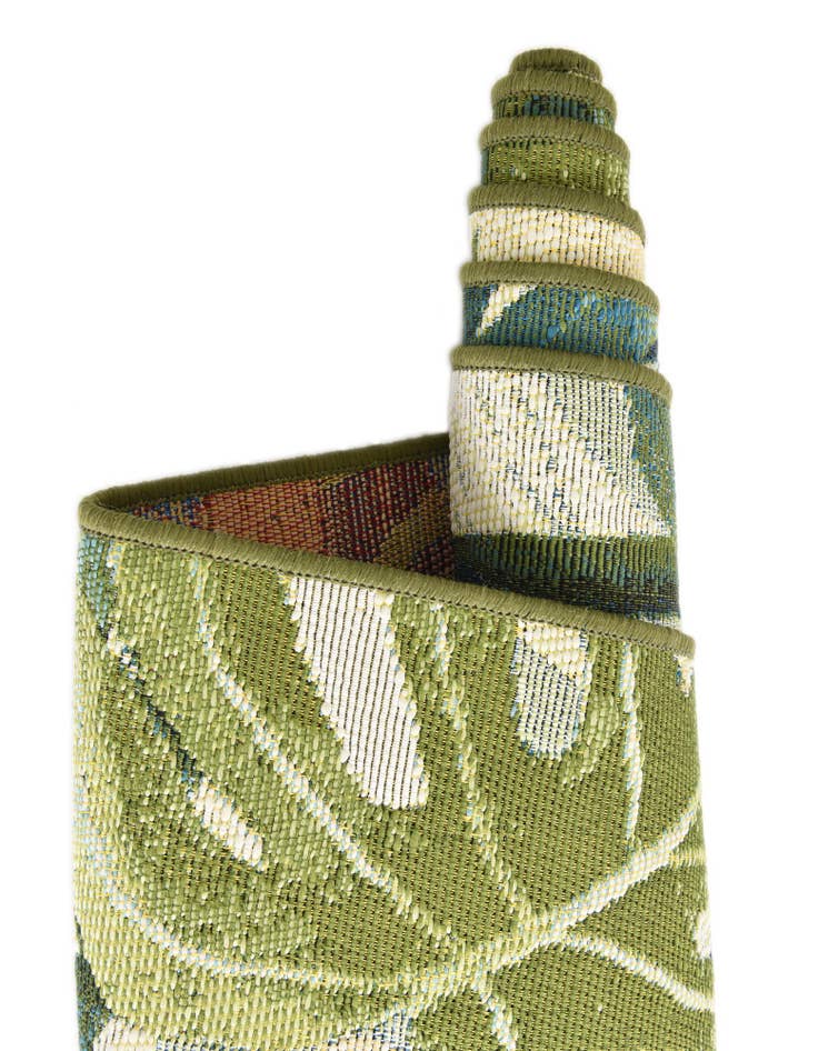 Detail image of  7' 10 x 10'  Washable Botanical Indoor / Outdoor Oval Rug