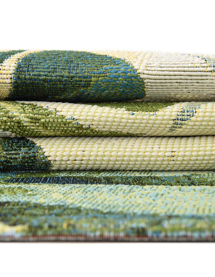 Detail image of  7' 10 x 10'  Washable Botanical Indoor / Outdoor Oval Rug