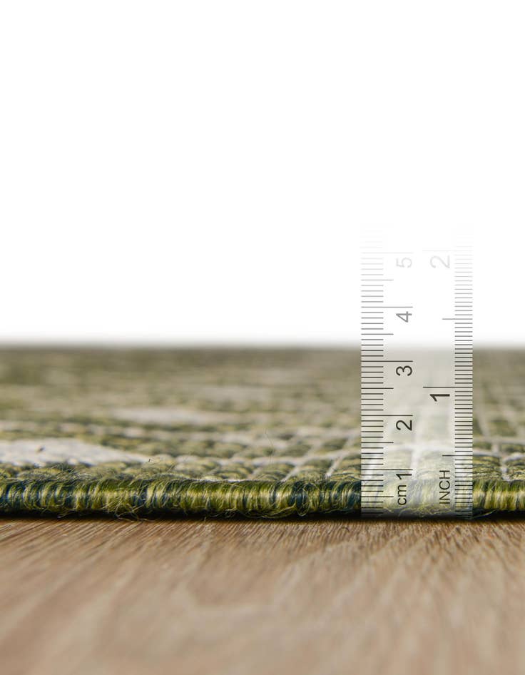 Detail image of  5' 3 x 8'  Washable Lattice Indoor / Outdoor Oval Rug