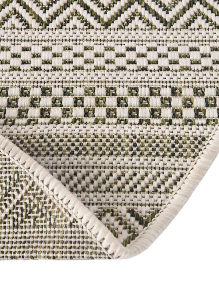 Detail image of  7' 10 x 10'  Washable Ribbon Indoor / Outdoor Oval Rug