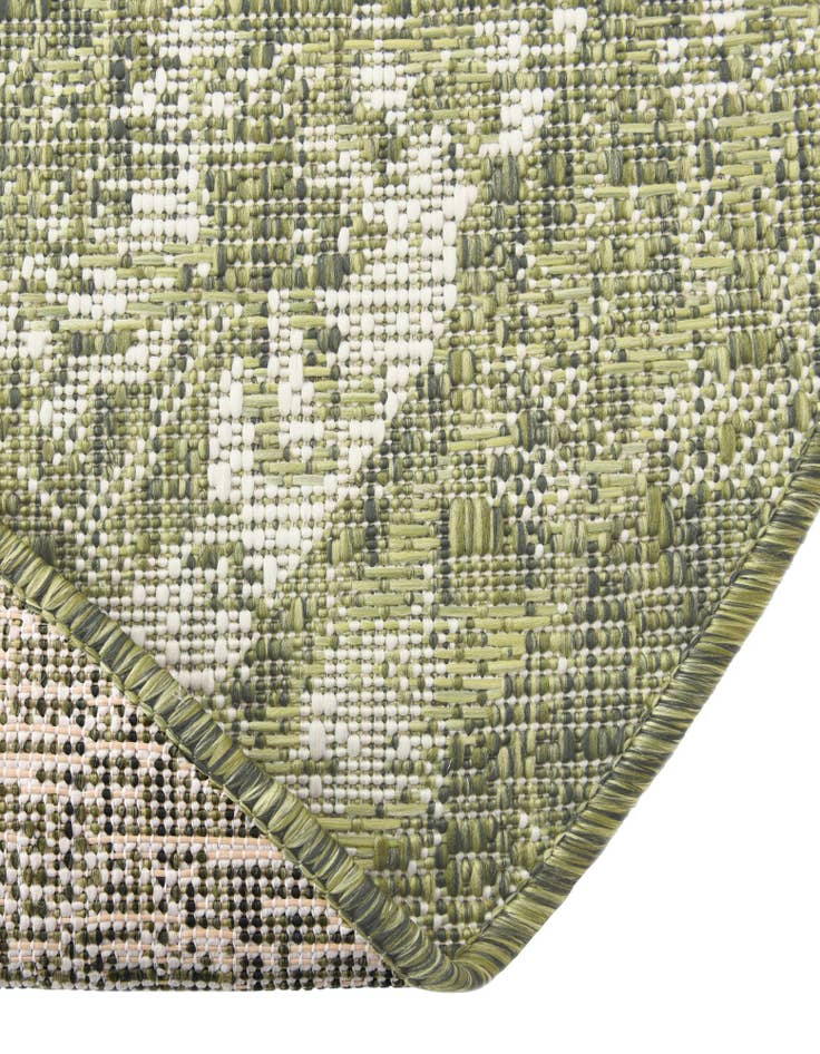 Detail image of  3' x 5' 3  Washable Traditional Indoor / Outdoor Oval Rug