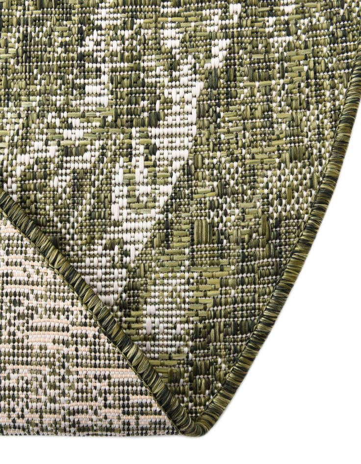 Detail image of  3' x 5' 3  Washable Traditional Indoor / Outdoor Oval Rug