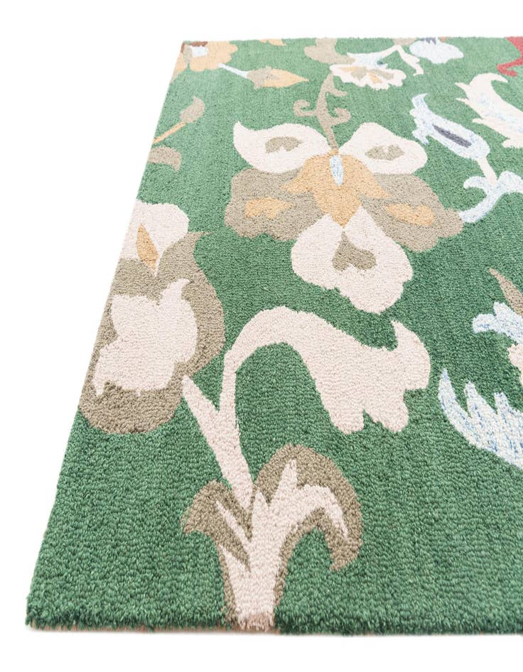 Detail image of  5' 1 x 8' Agra Rug