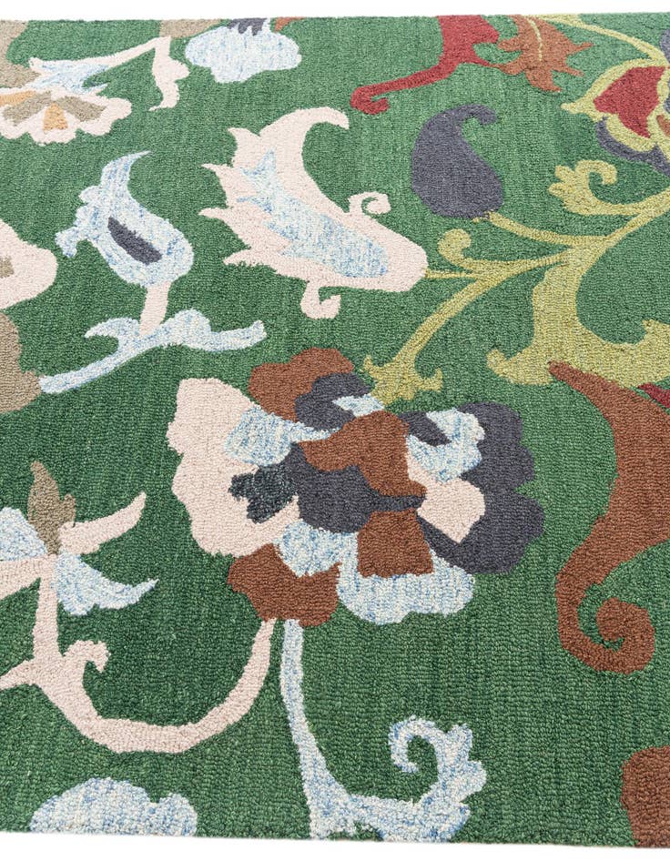 Detail image of  5' 1 x 8' Agra Rug