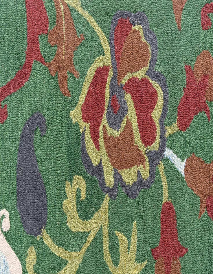 Detail image of  5' 1 x 8' Agra Rug